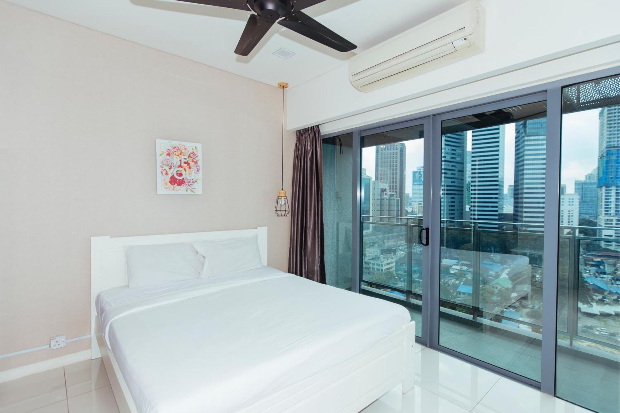 Summer Suites Klcc By Apartx Kuala Lumpur Luaran gambar