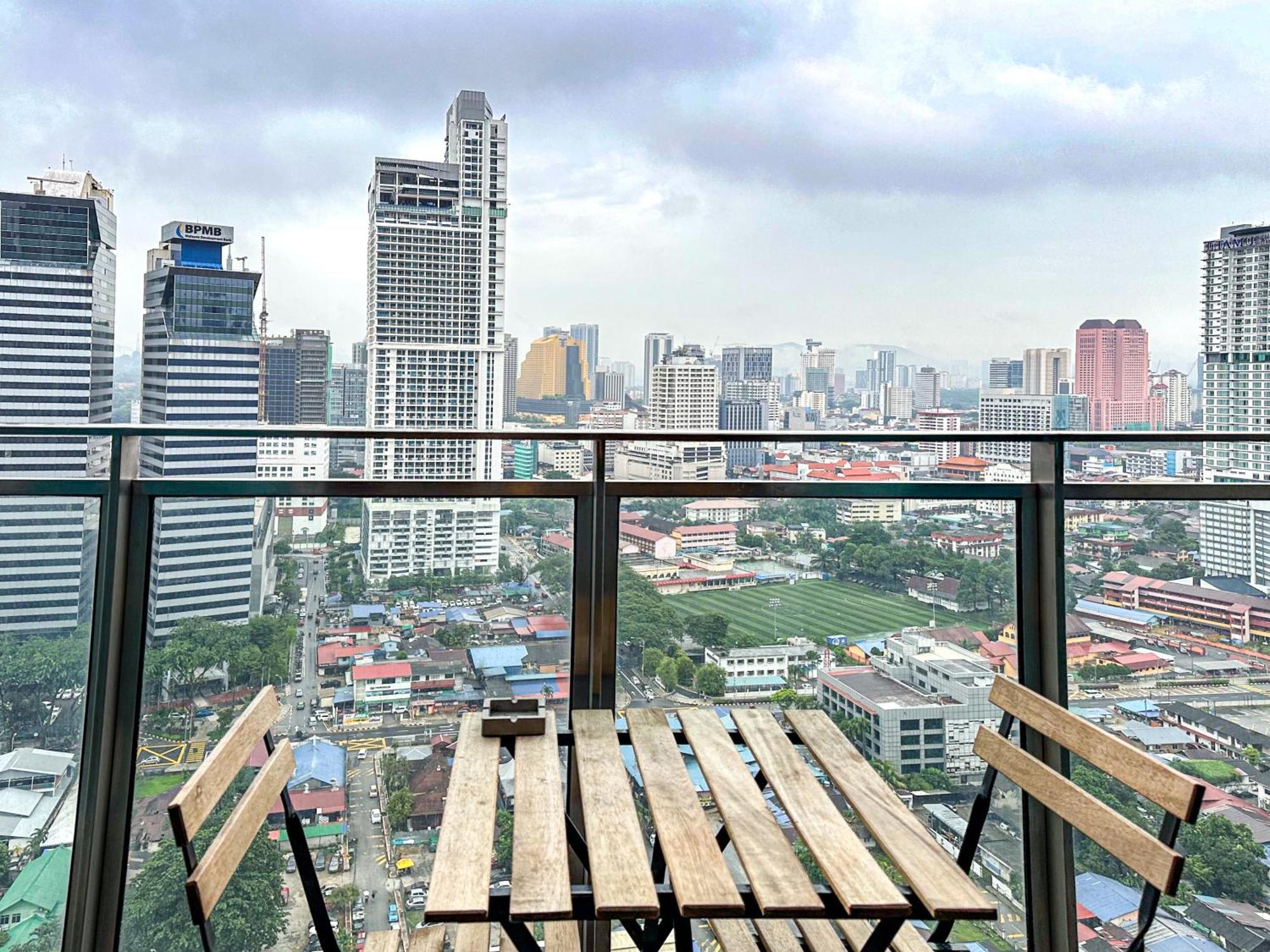 Summer Suites Klcc By Apartx Kuala Lumpur Luaran gambar